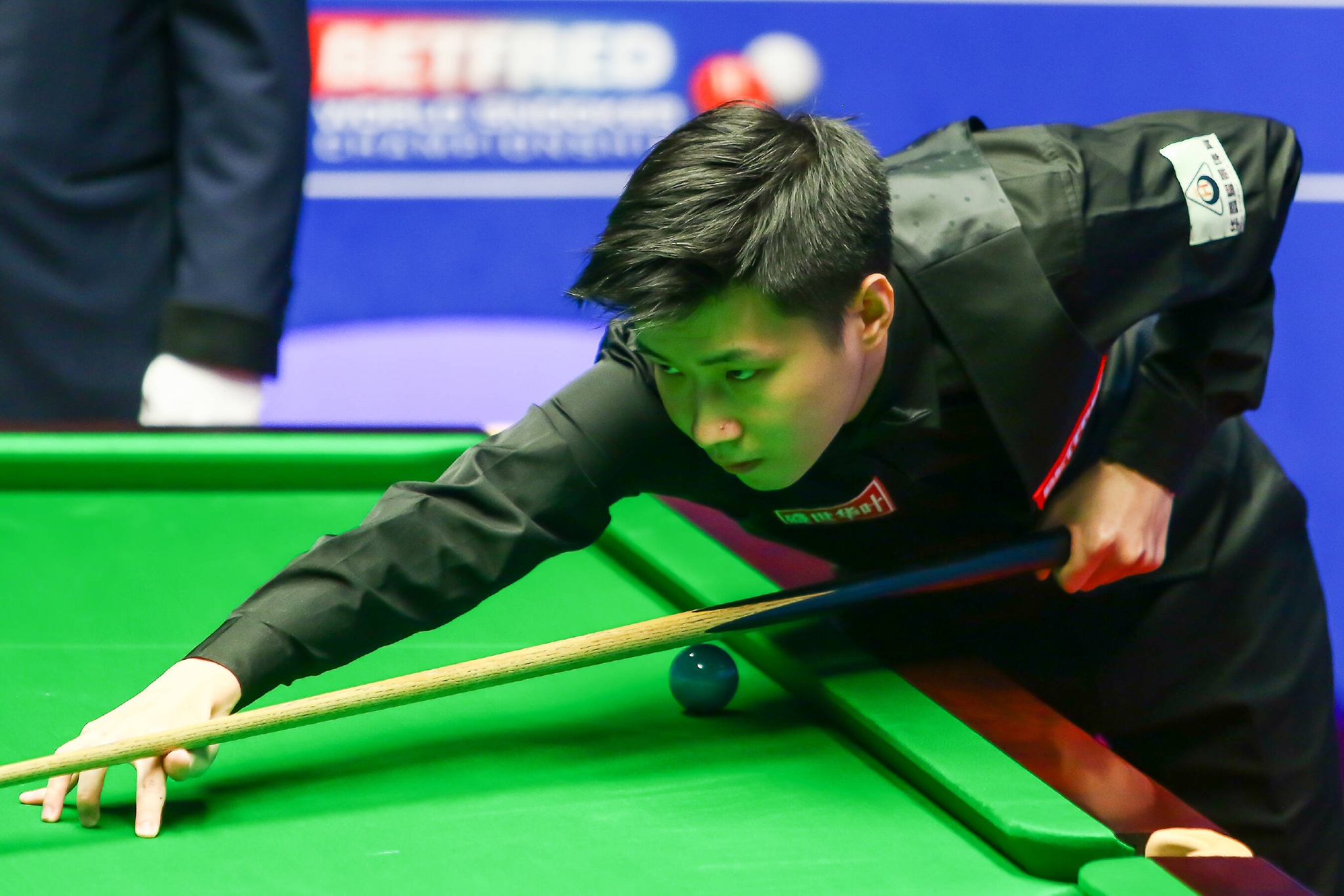 人瞠目结舌 人瞠目结舌